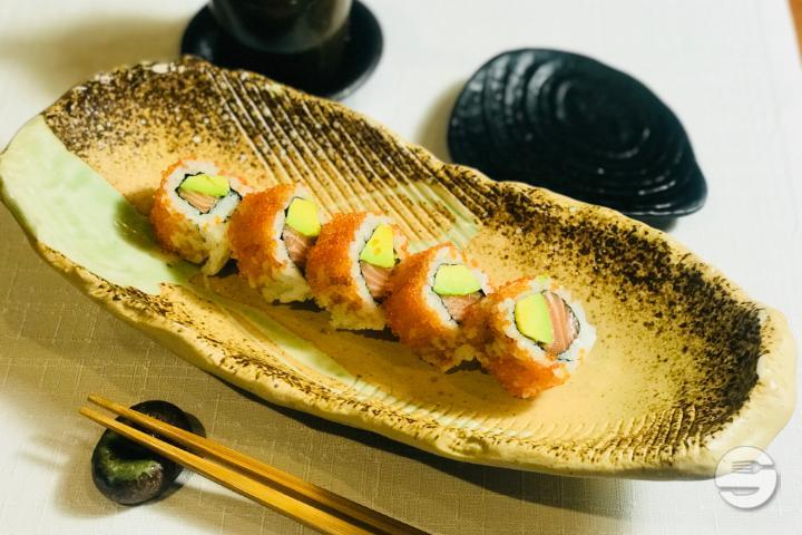 27. Salmon and Avocado - SAGANO