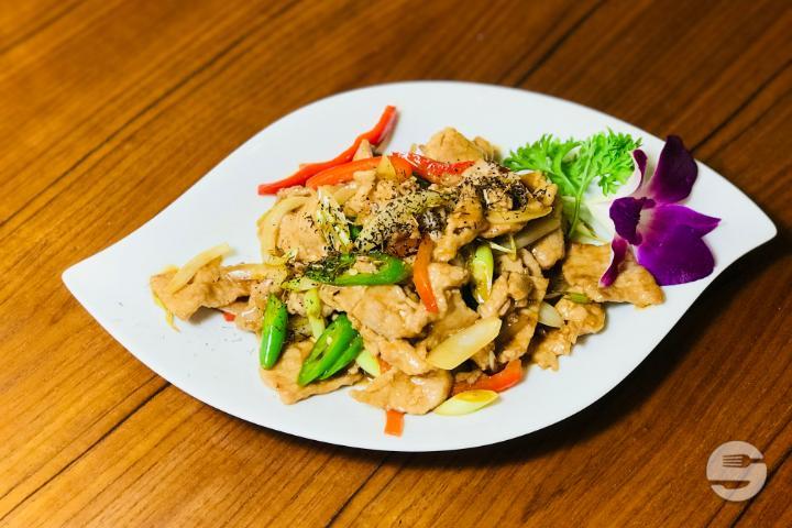 26. Moo Pad Takrai - Thaï Phuket