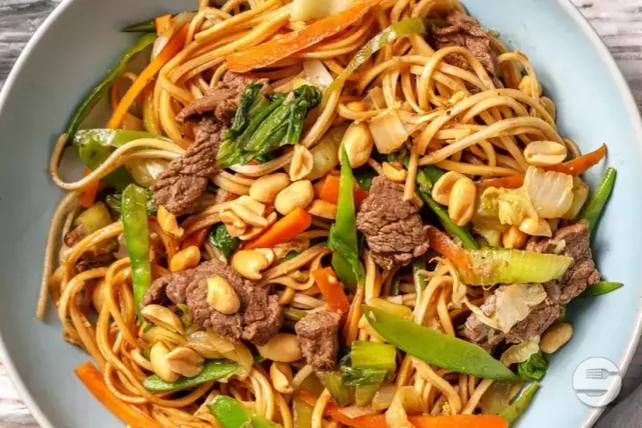 Nouilles Sautées au Bœuf - Dong Fang