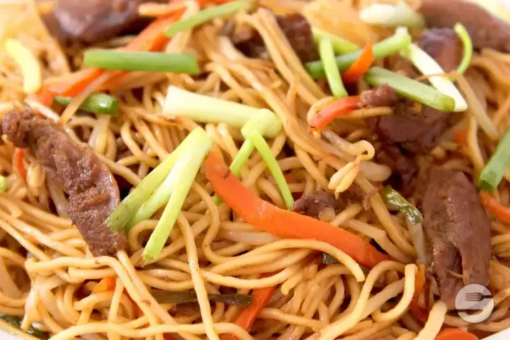 Nouilles Sautées à l'Agneau - Dong Fang