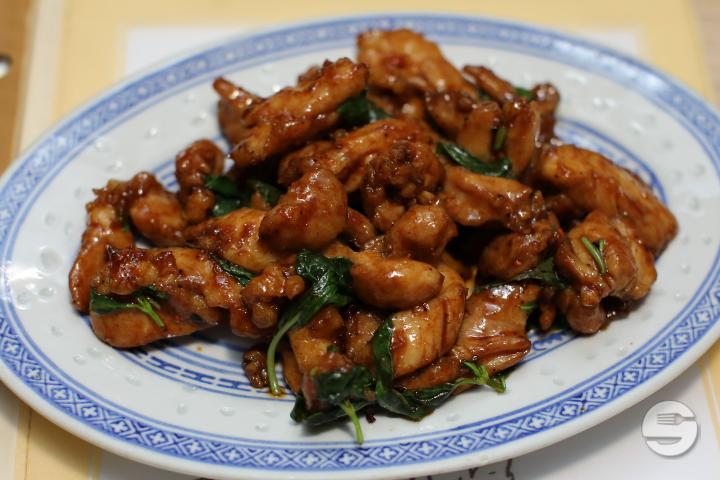 22. Poulet Sauté au Basilic - La Jonque