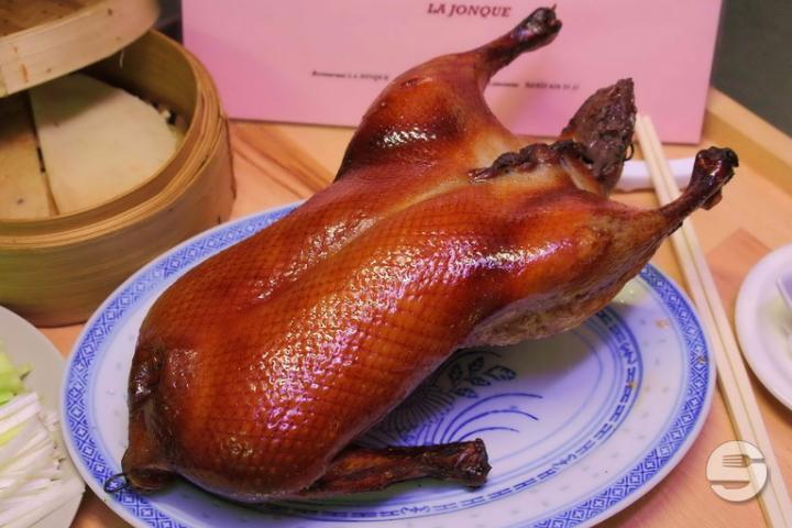 18. Canard Laqué à la Cantonaise Entier - La Jonque