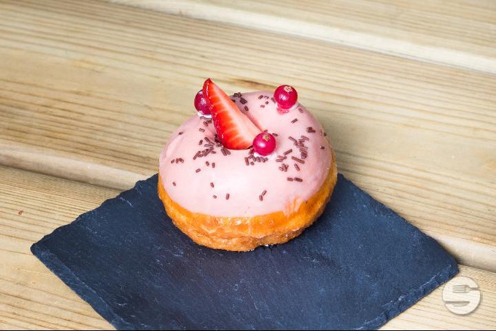 Donut Fraise - Donut House by L'Artisan