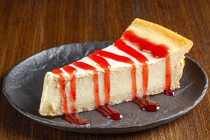 Cheesecake à la vanille au coulis de fraise - Burger Five
