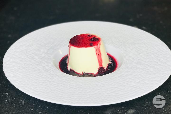 Panna Cotta with Red Fruits - Restaurant Le Contemporain