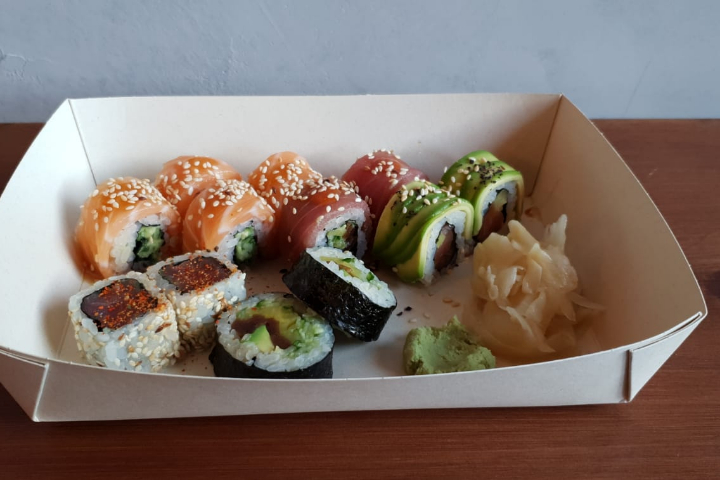 Sushi 12 Stück - NAMA take me out