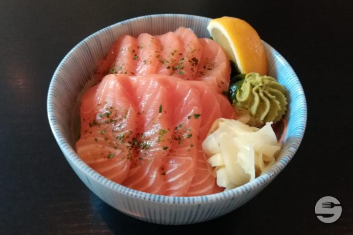 Shake Chirashi (Lachs) - Yoshino