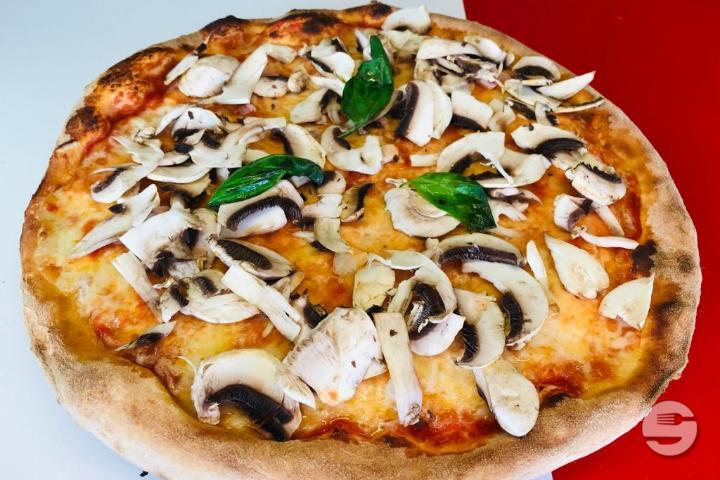 Pizza with Mushrooms - Alex Pizza