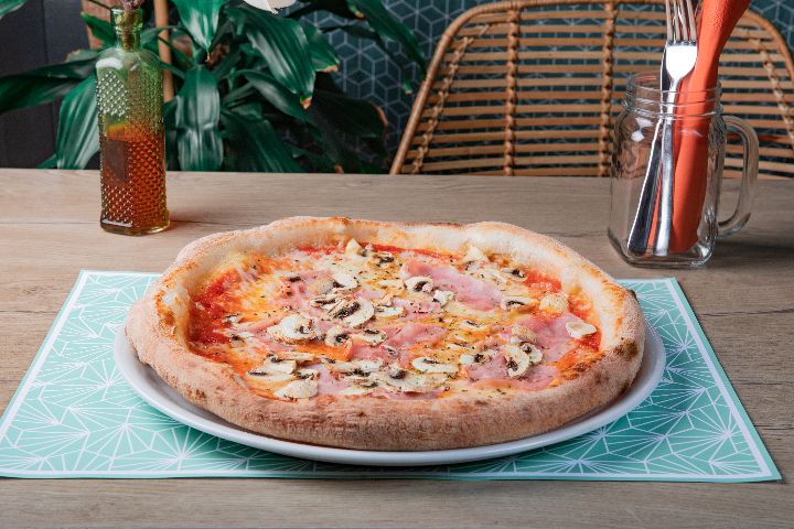 Pizza Reine - Mangez-Moi