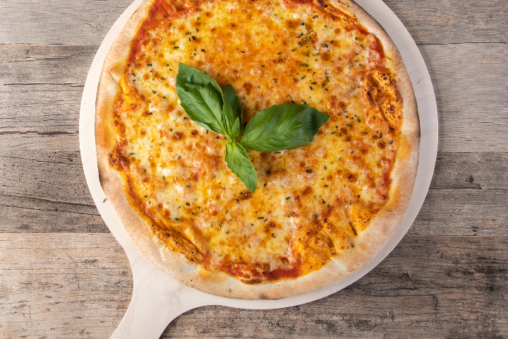 Pizza 4 Cheeses - Mangez-Moi