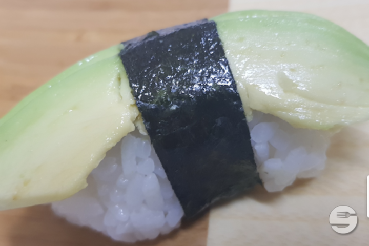 25. Avocado Nigiri - Restaurant Japonais Ajinokura