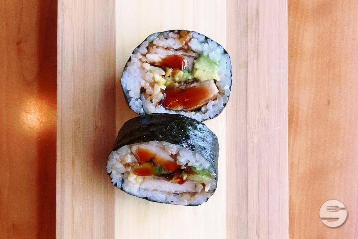 63. Chicken and Avocado Fotomaki - Restaurant Japonais Ajinokura