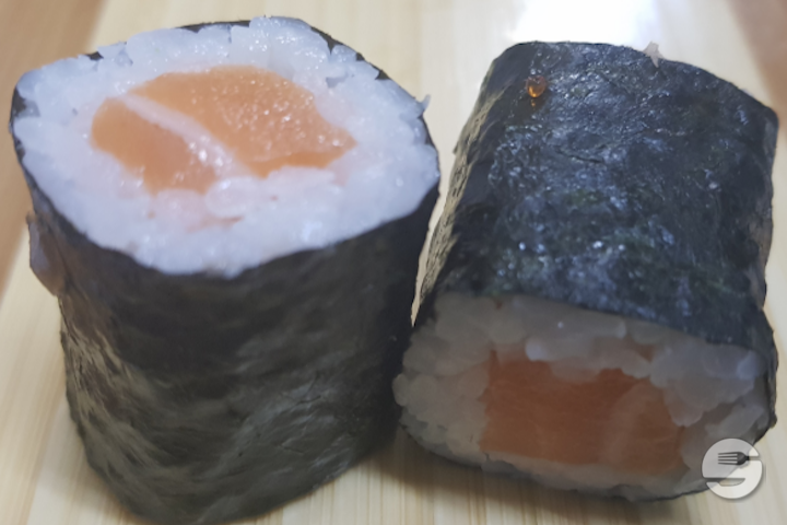 70. Salmon Maki - Restaurant Japonais Ajinokura