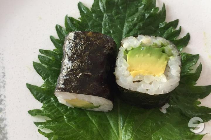 76. Avocado Maki - Restaurant Japonais Ajinokura