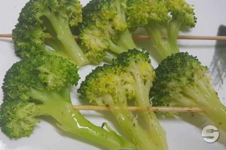 107. Brocolis Skewer - Restaurant Japonais Ajinokura