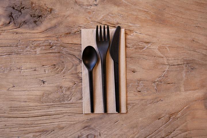 Cutlery according to order - Yalda Cuisine Orientale