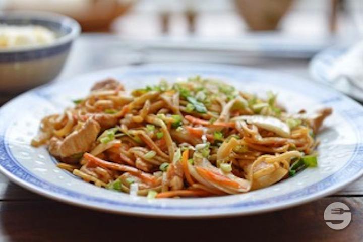 108. Nouilles Sautées au Poulet - Chinadomicile