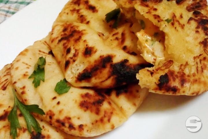 Cheese & Chili Naan - Kurry Masala