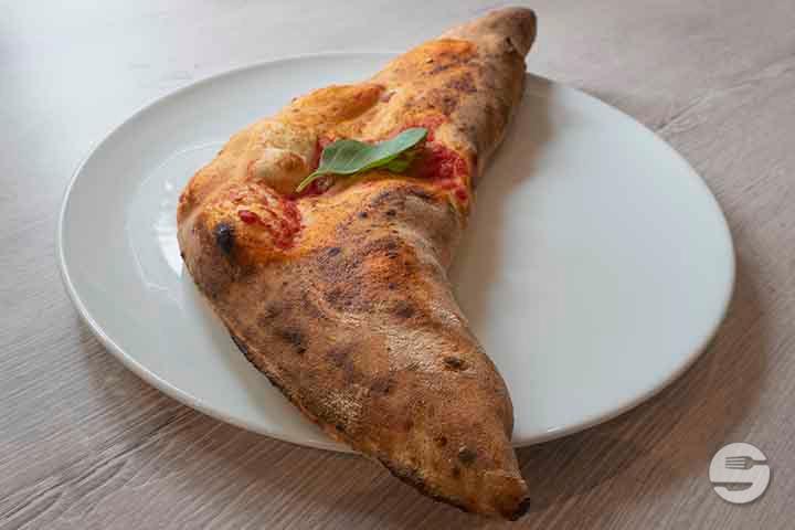 Pizza Calzone Napoletano - NA081