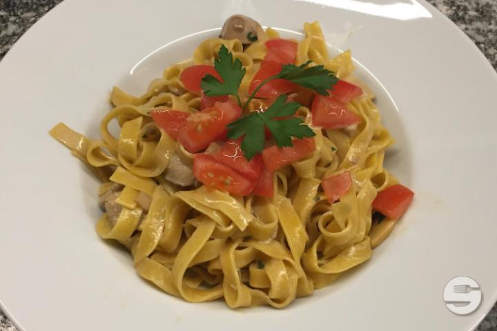 Tagliatelle ai Funghi - Con Gusto