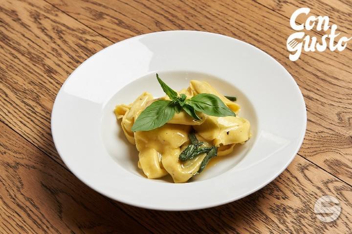Tortelloni giganti ricotta e spinaci al burro e salvia - Con Gusto