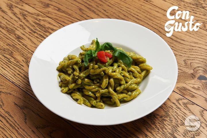 Strozzapretti al pesto genovese - Con Gusto