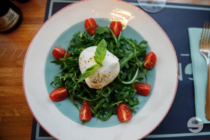 Caprese di Burrata e Pomodori - La Norma