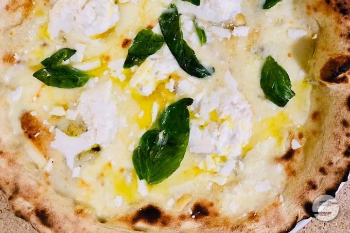Pizza 5 Formaggi - La Norma