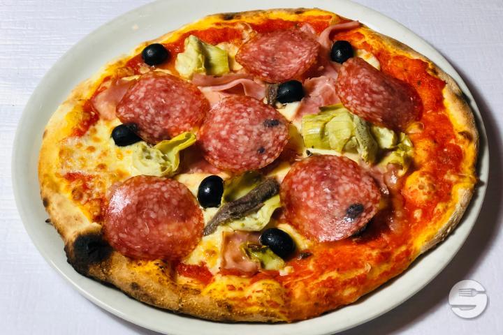 Pizza Calabrese - Au Petit Chalet
