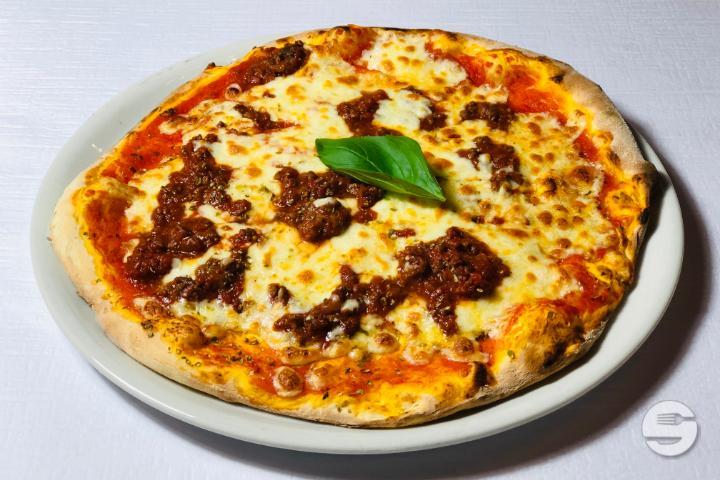 Pizza Bolognaise - Au Petit Chalet