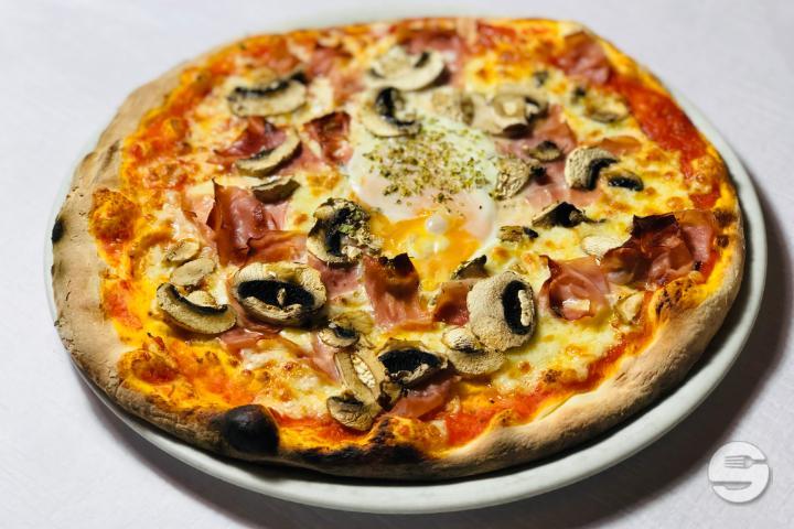 Pizza Capricieuse - Au Petit Chalet
