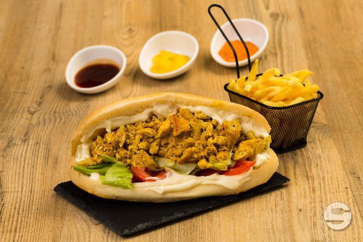 Sandwich Chicken Curry - Dubaï Fast Food