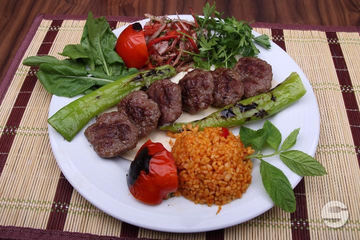 Assiette Köfte - Pully Pizza & Kebab
