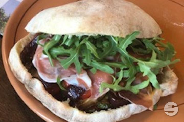 Puccia Prosciutto Crudo - La Pucceria de Montelly