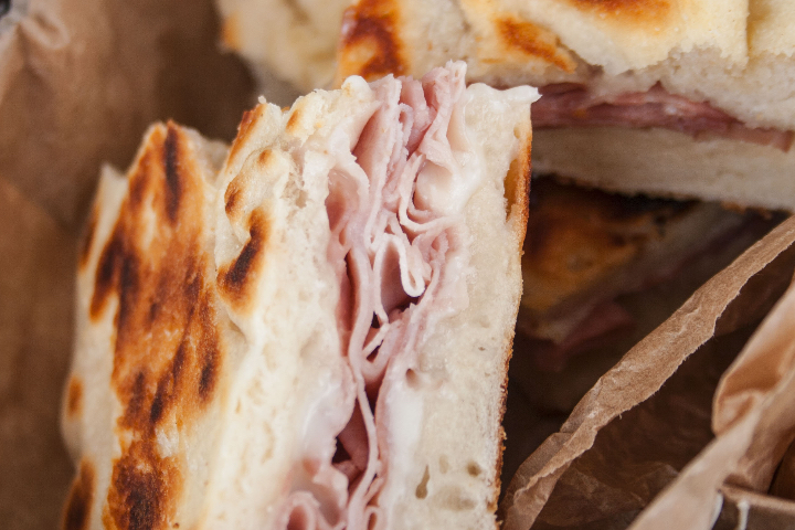 Focaccia Cotto - Amici