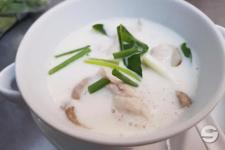 1. Tom Kha Gai - Songphinong