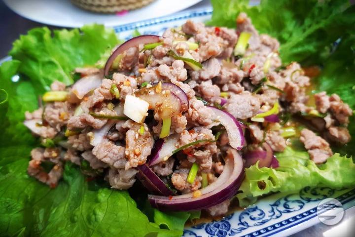 15. Salade de Porc et Poulet - Songphinong
