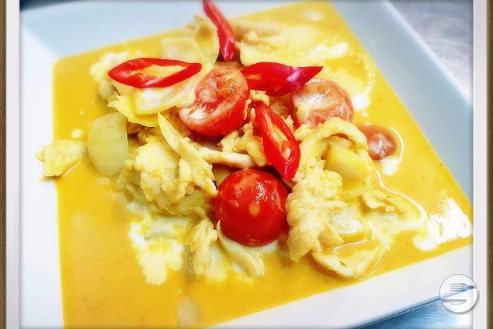 36. Poulet au Curry Jaune - Songphinong