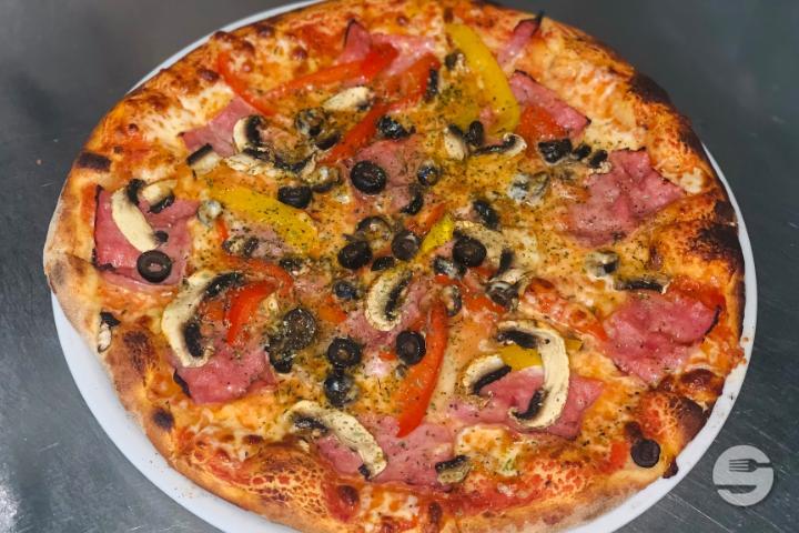 Pizza 4 Saisons - Brasserie de Chavannes