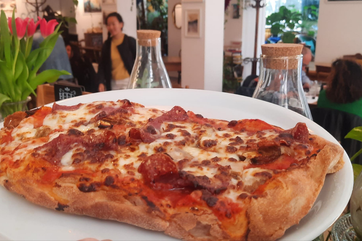 Pizza Romana - Pizza Margherita - KymèM Café