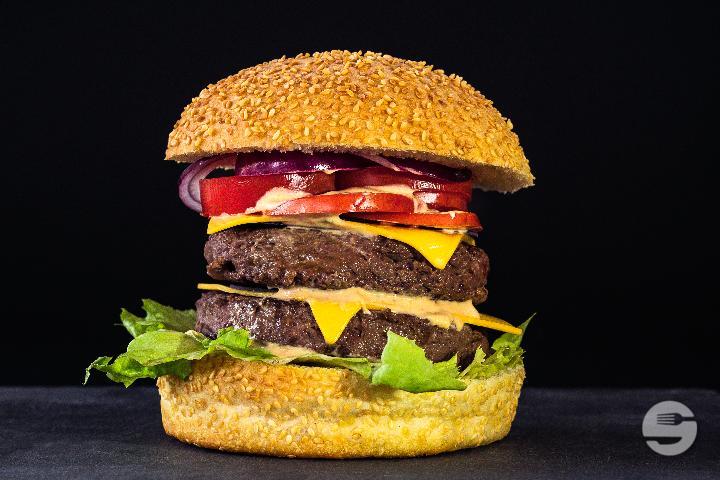 The Blonay Double Cheese Burger - Papa Wood