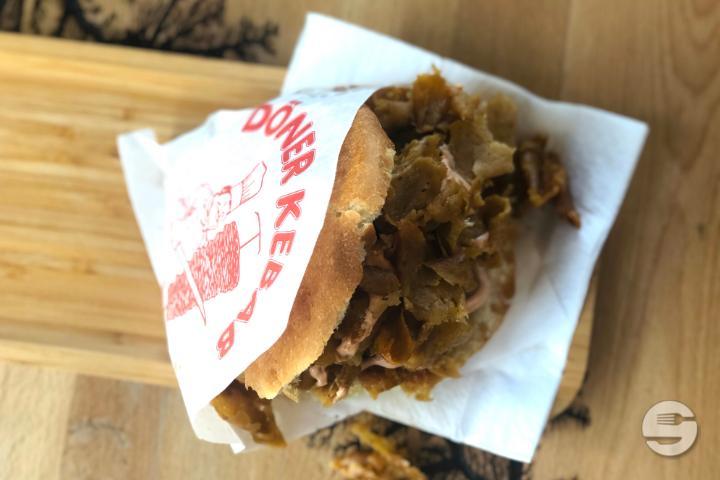 Döner mit Taschenbrot mit Schafkäse - Glatt Cafe