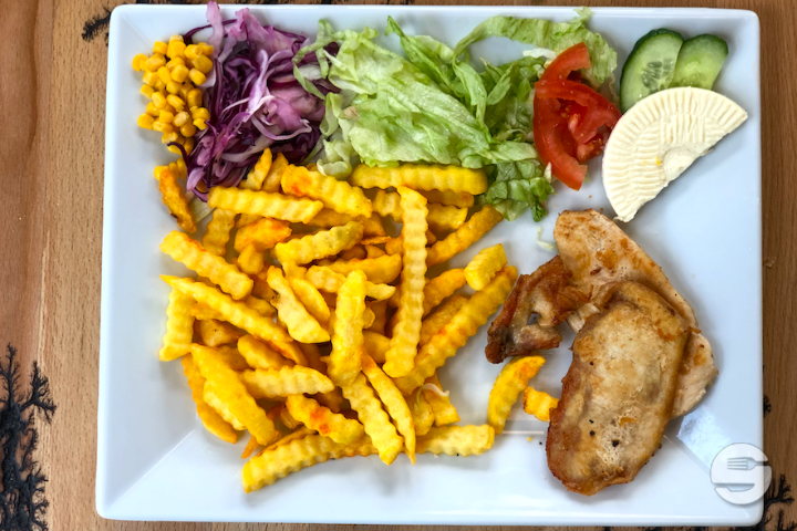 Poulet Pepito Teller - Glatt Cafe