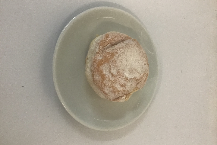 Doughnuts powdered with multi-fruit - Glatt Cafe