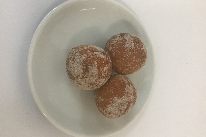 Curd balls 3 pieces - Glatt Cafe