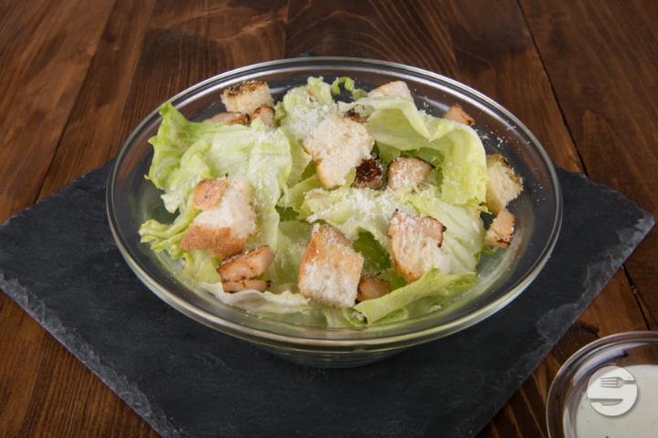 Ceasar Salad with Chicken - Rolling Pizza Carouge