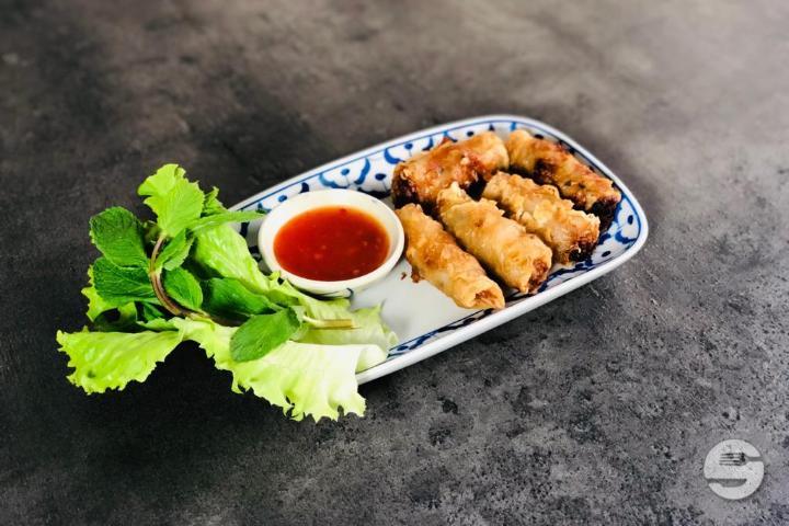 Nems Vietnamien au Porc - Les Rues de Saïgon