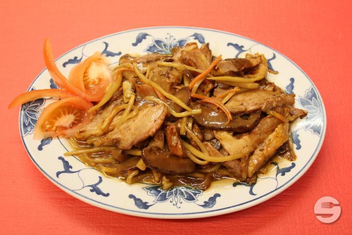 70. Canard aux Champignons et Pousses de Bambou - Le Papillon