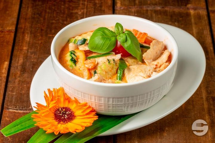 Poulet au Curry Rouge - Le Printemps