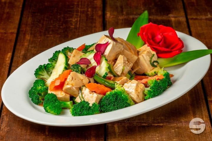 Tofu Sauté aux Légumes - Le Printemps